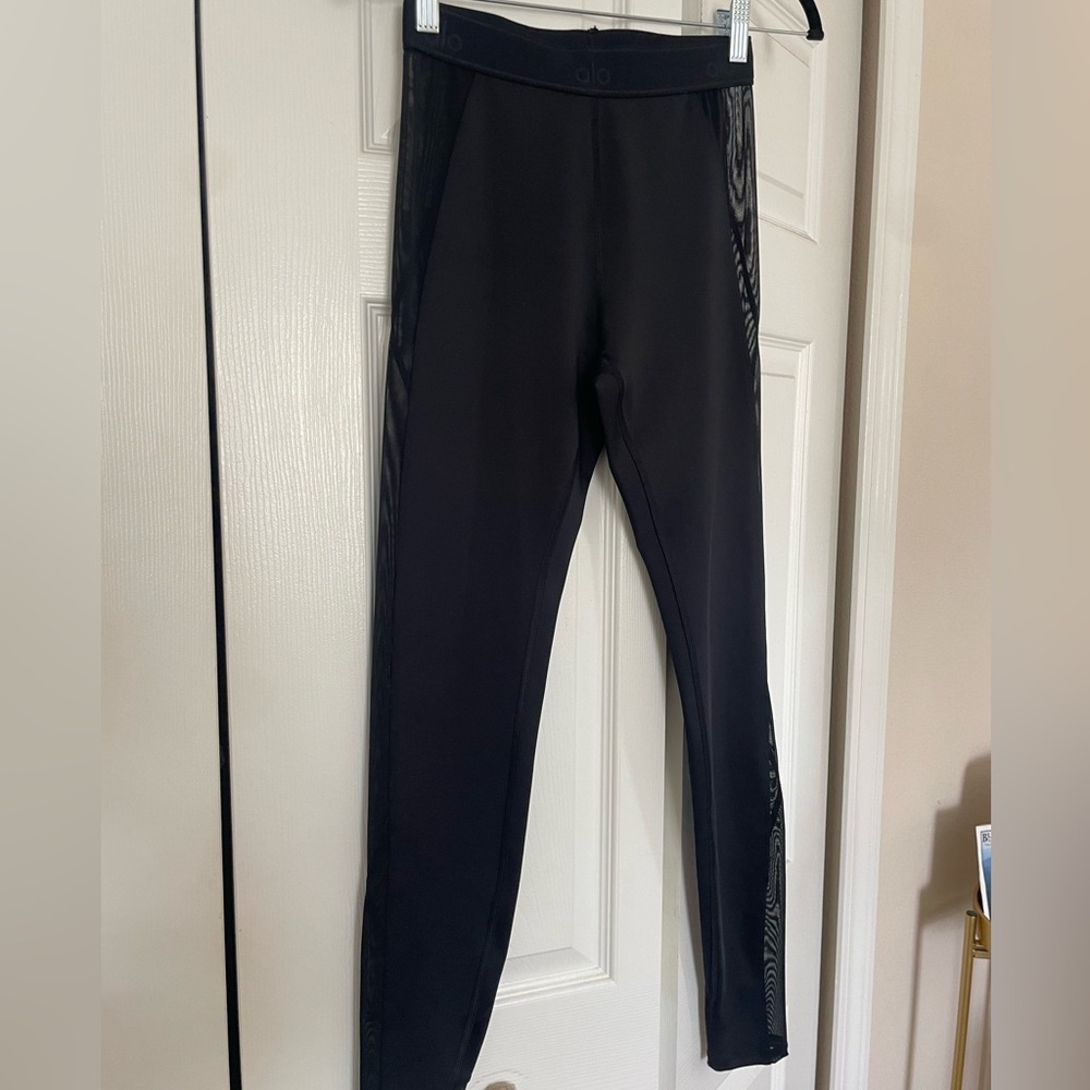 ALO yoga size small ballerina airlift leggings full length mesh siding ALO band